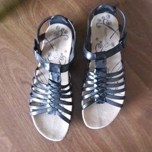Baretrap Black Sandals